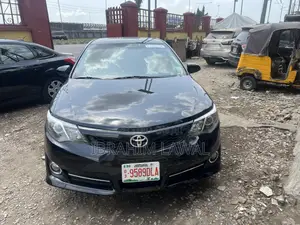 Toyota Camry SE 4dr Sedan (2.5L 4cyl 6A) 2014 Black