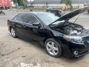 Toyota Camry SE 4dr Sedan (2.5L 4cyl 6A) 2014 Black