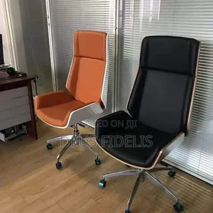 Managers Office Chair With Wooden Back