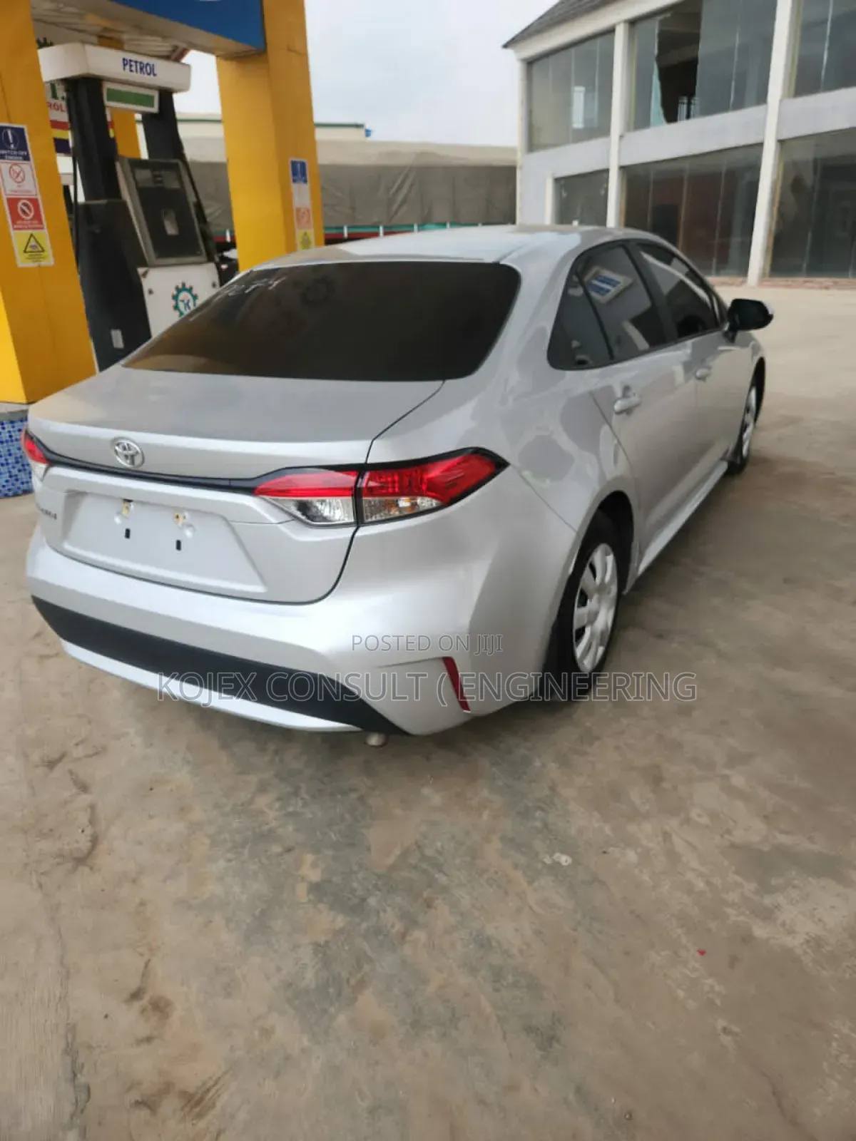 Toyota Corolla 2023 Silver