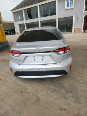 Toyota Corolla 2023 Silver