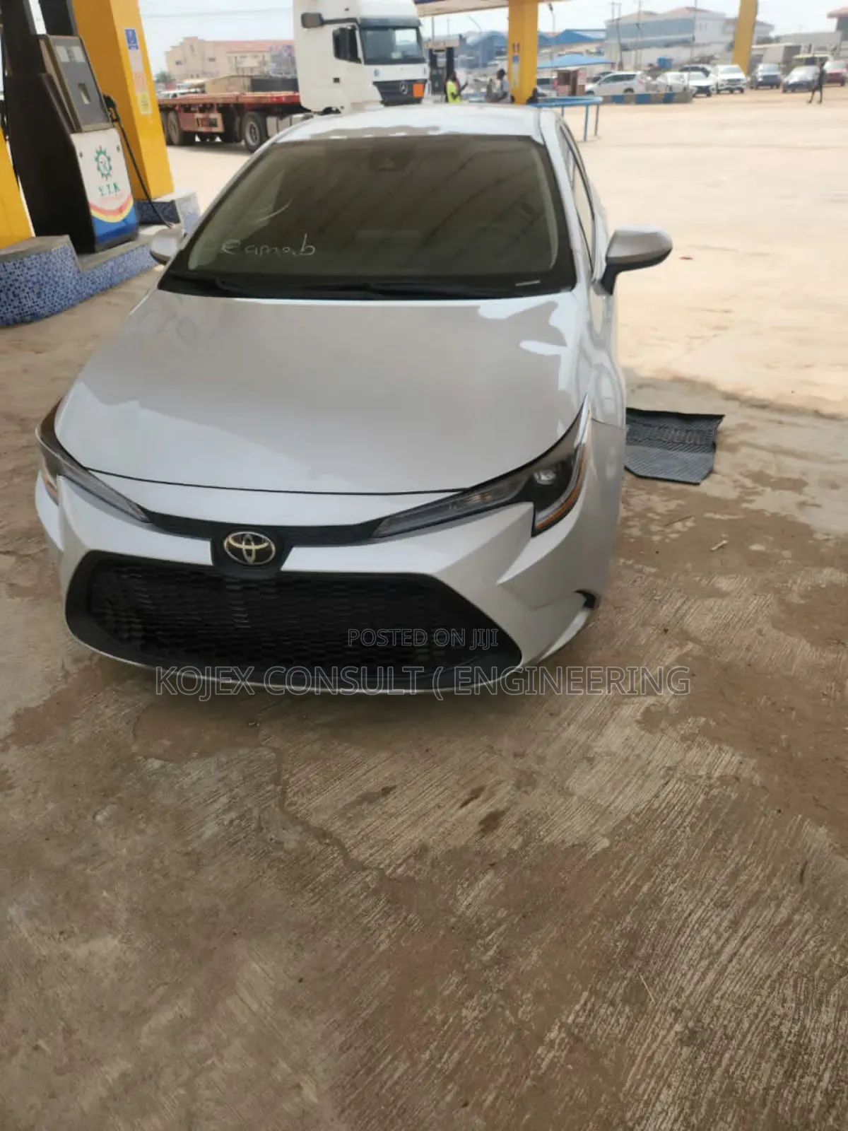 Toyota Corolla 2023 Silver