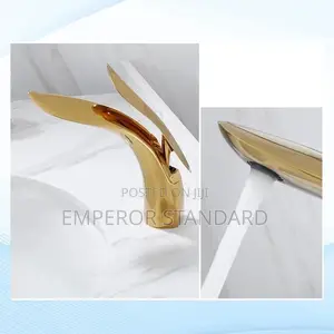 Luxury Basin Mixergold Bathroom Waterfall Cold and Hot Water