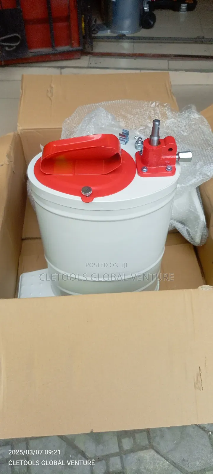 Hand Grease Buck 20liters