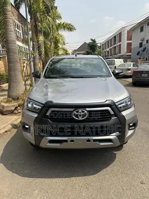 New Toyota Hilux 2023 Gray