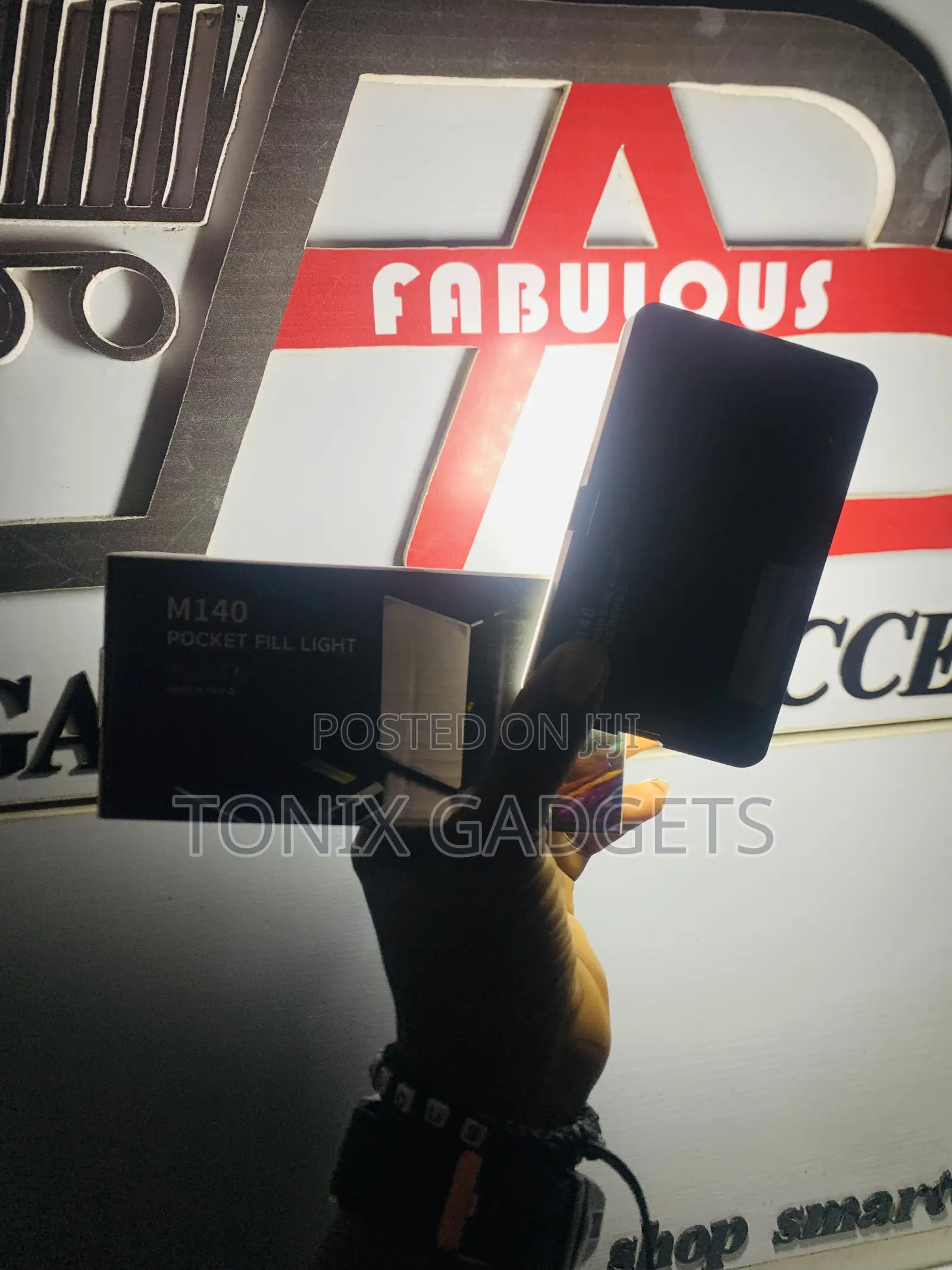 Professional Mobile Pocket Filled Light With Different Shade
