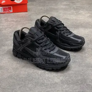 Original Nike Zoom Vomero 5 Triple Black Sneakers