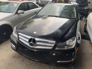 Mercedes-Benz C300 2013 Black