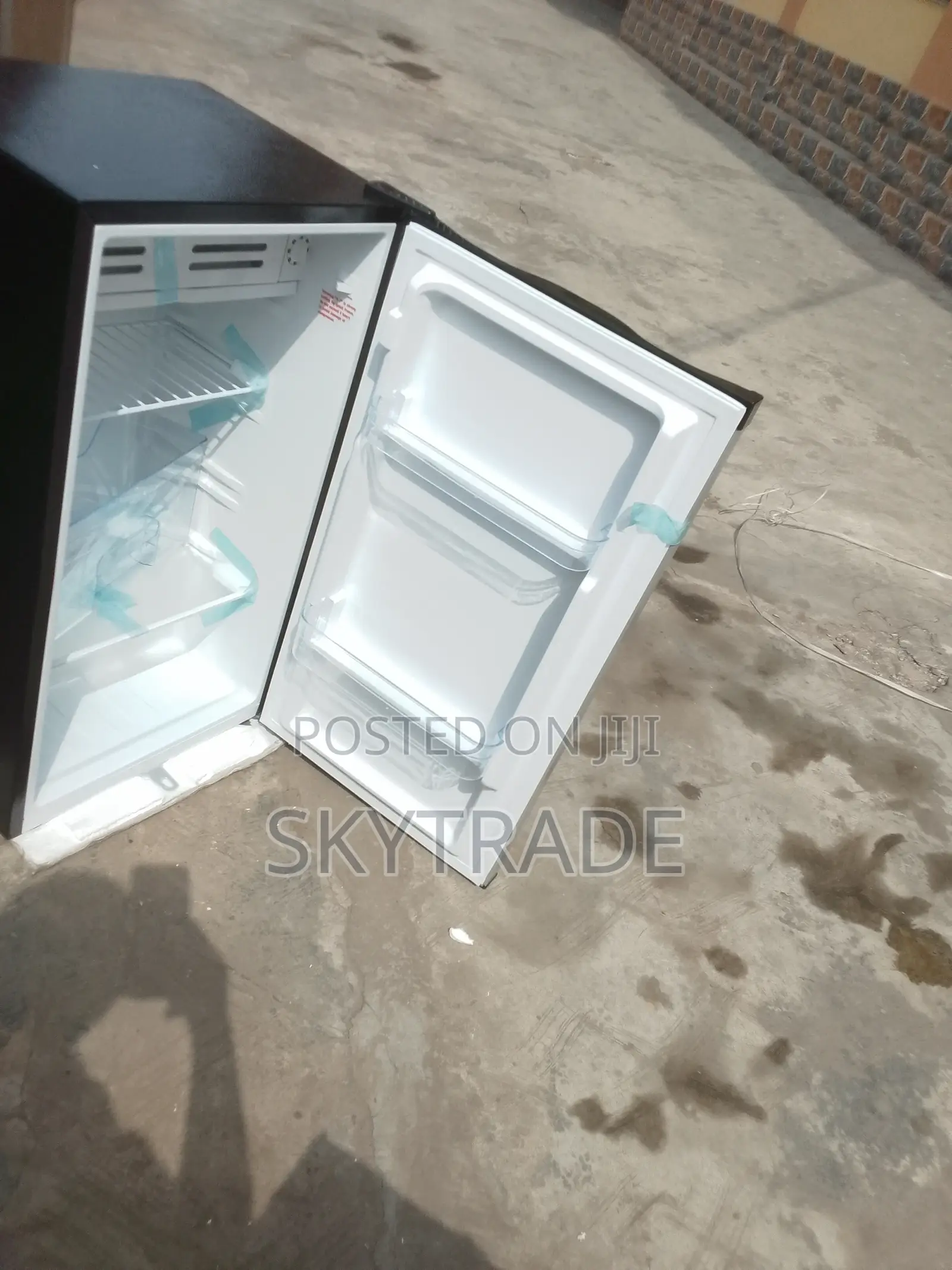 Royal RBC -100 90l With Key 2 Shelves Refrige