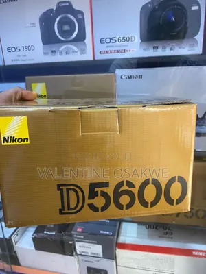 Nikon D5600 With Lens 18-55
