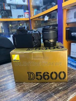 Nikon D5600 With Lens 18-55