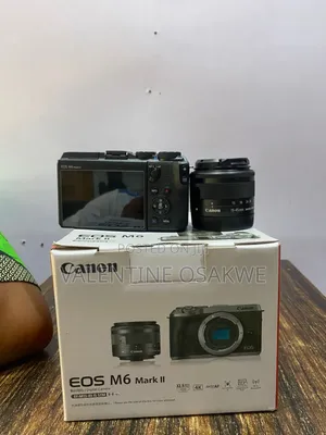 Canon Eos M6 With Lens 15-45mm