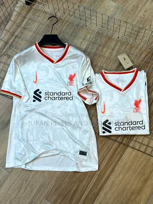 Photo - Liverpool Away Jersey 2024/2025 With Customization