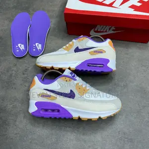 Photo - Nike Air Max 90 Action Grape
