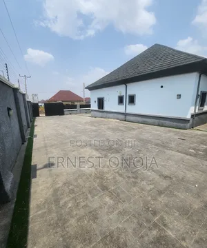 3bdrm Bungalow in Efab Verizon, Gwarinpa for sale