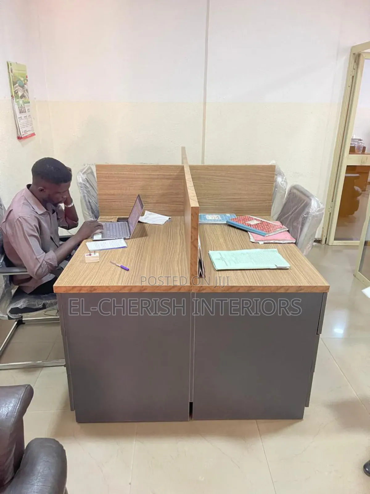 Glad 4 Seaters Workstation