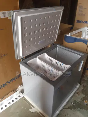 Neatly Skyrun 260l Chest Freezer - In a Perfect Condition