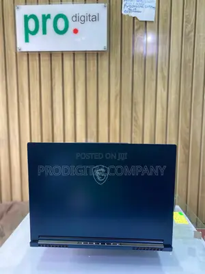 Laptop MSI Stealth 16 Studio A13VG 32GB Intel Core I7 SSD 1T