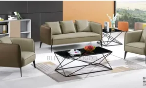 Executive Cushion Chair With Center Table