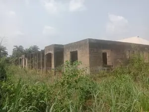 2bdrm Block of Flats in Breeders Estate, Akure for sale