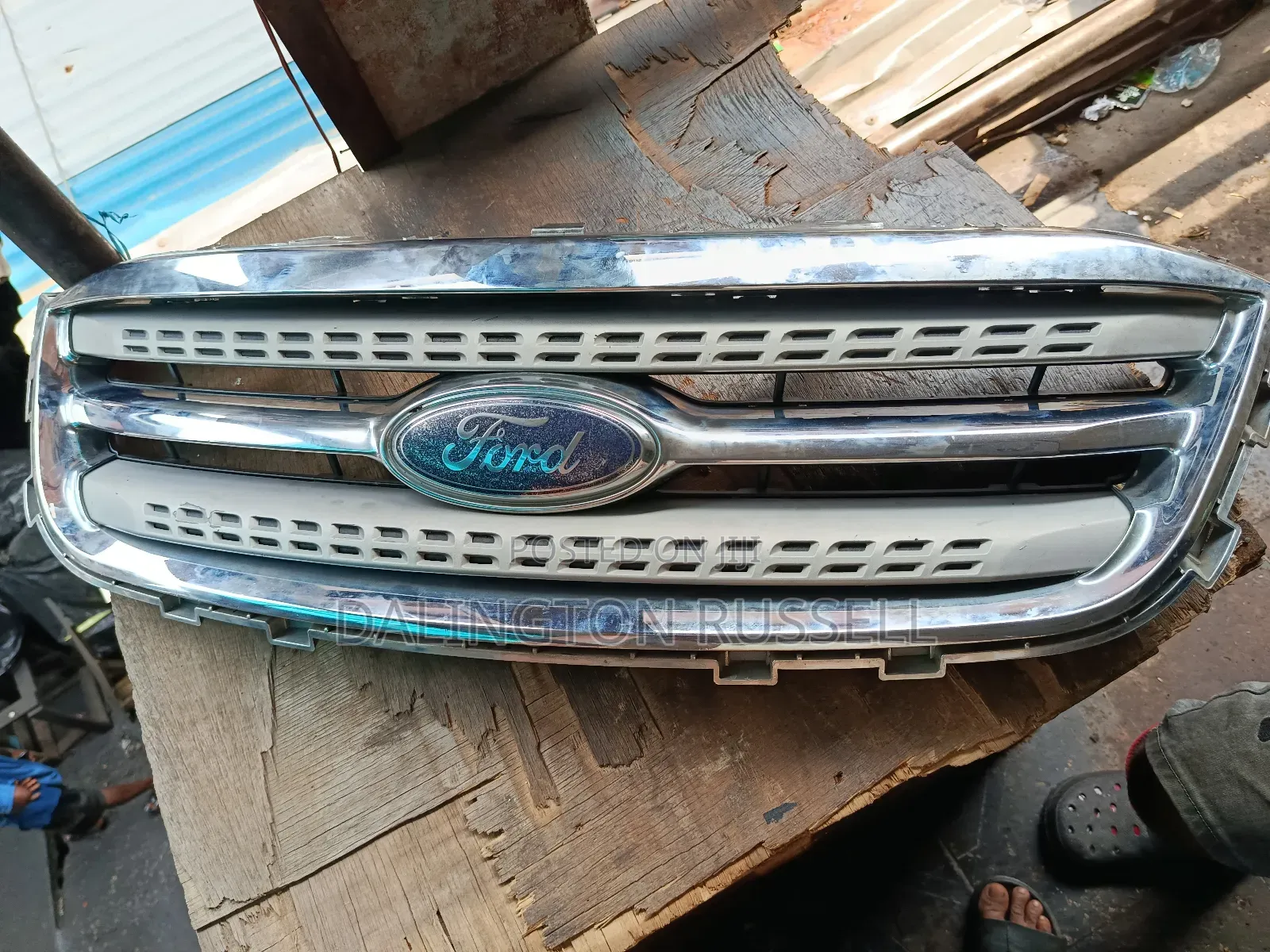 Ford Taurus Front Grill
