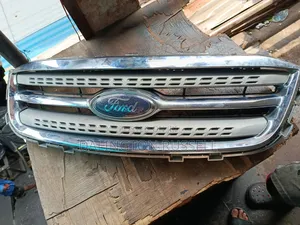 Ford Taurus Front Grill