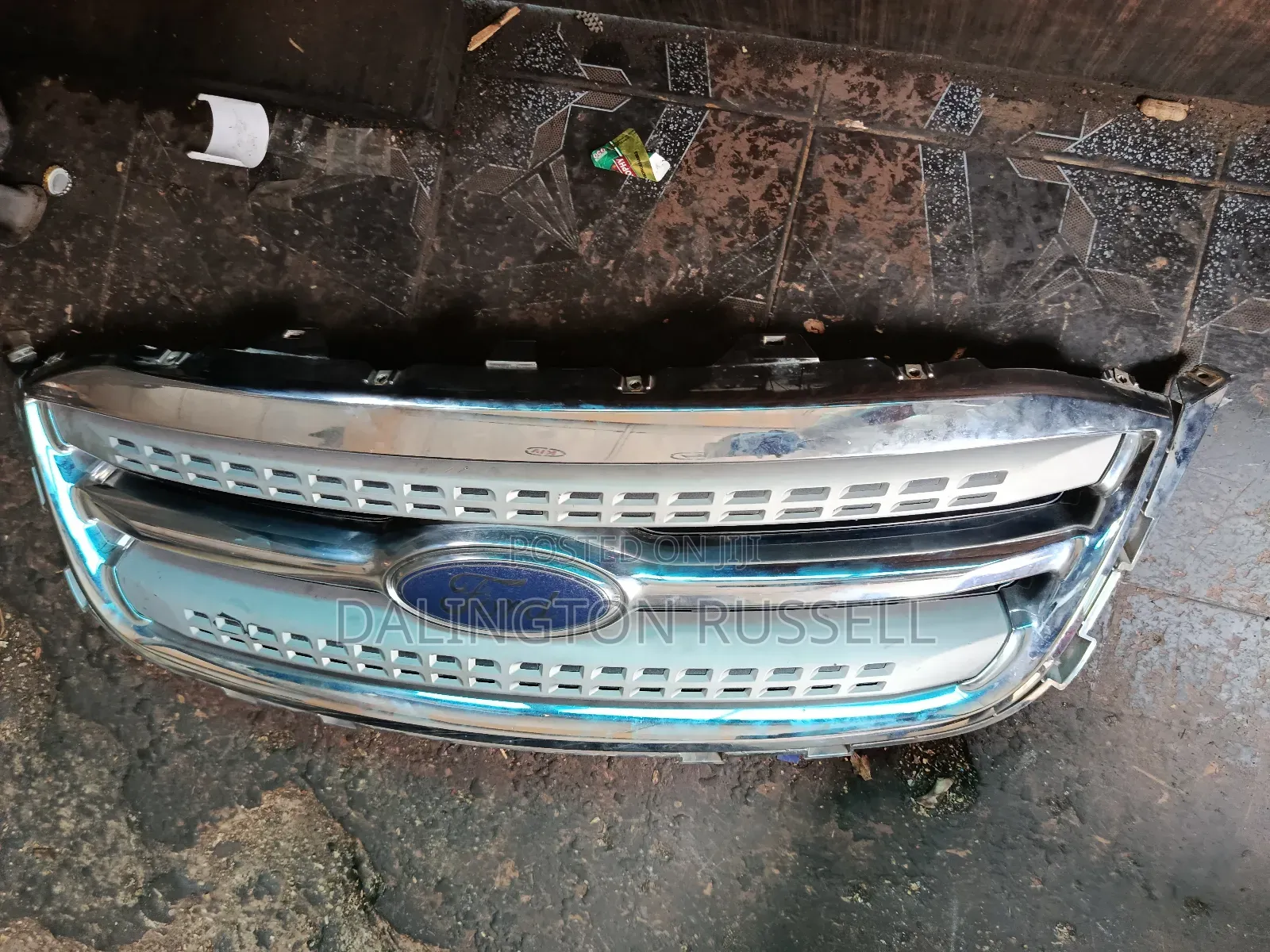Ford Taurus Front Grill