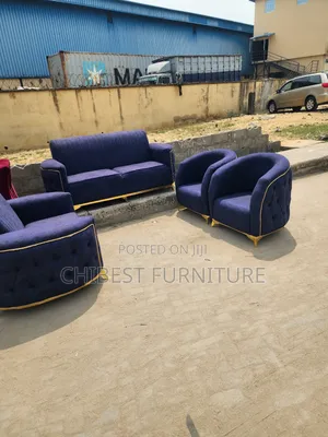High Quality Set of Sofa Made With Topnotch Materials