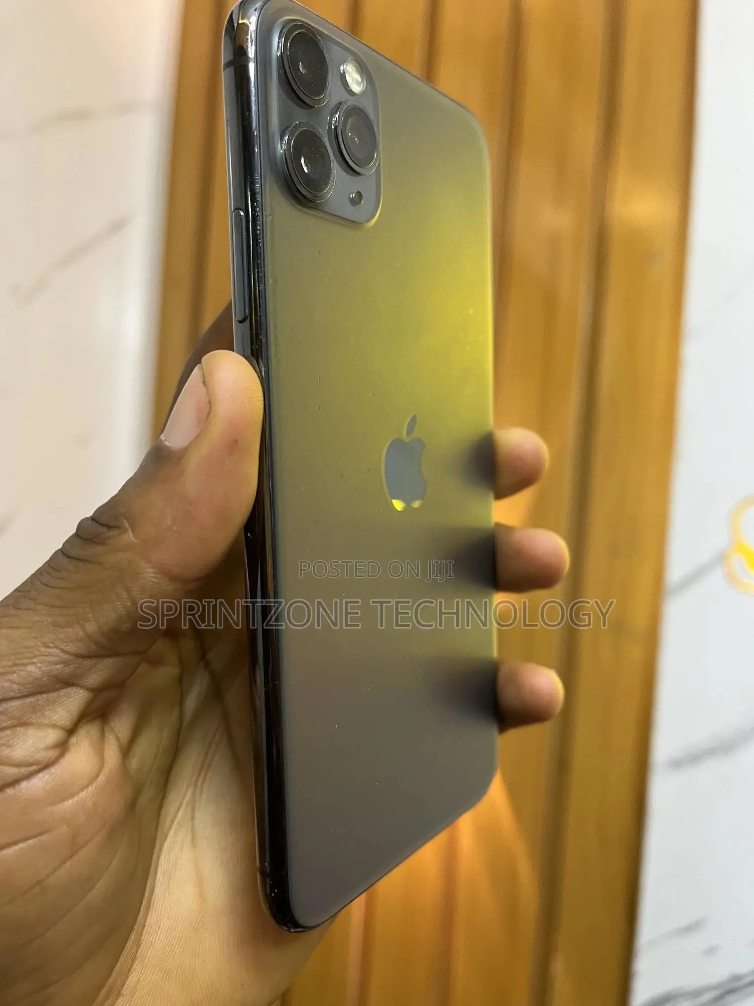 Apple iPhone 11 Pro Max 64 GB Gold