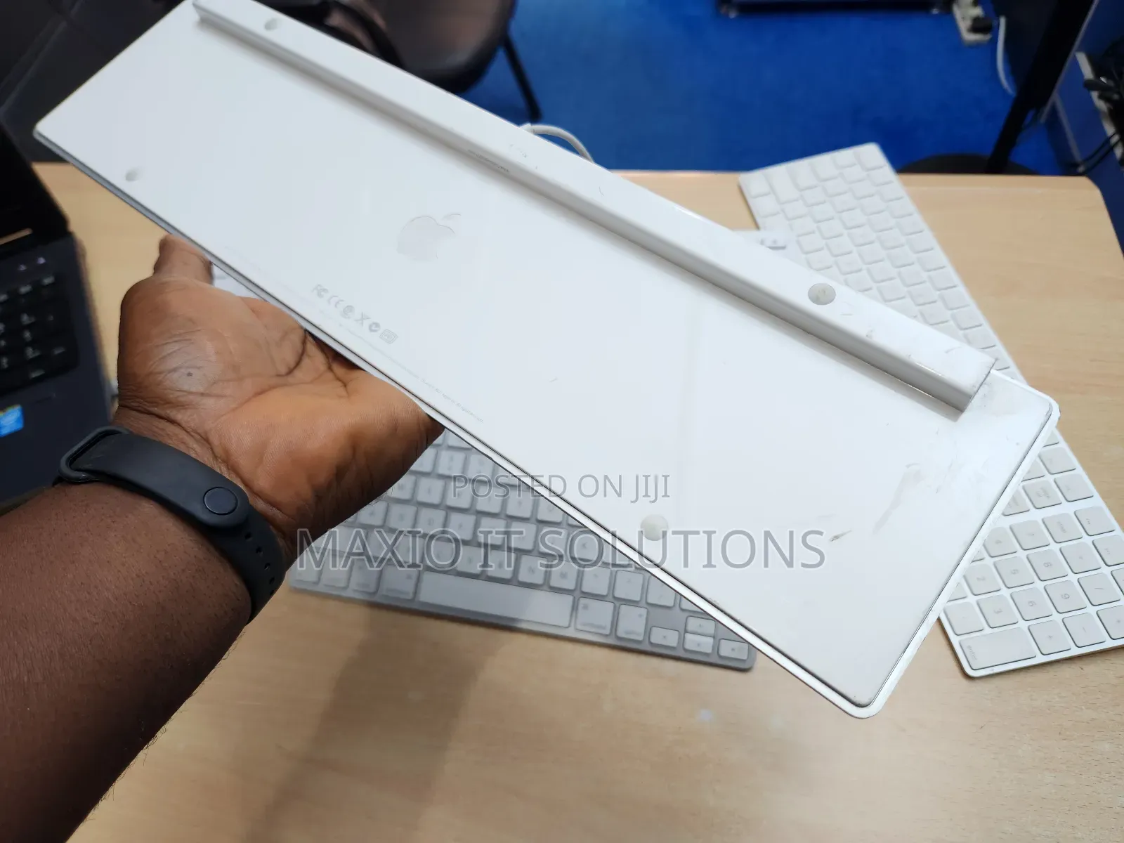 Apple A1243 Wired Keyboard