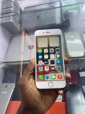 Photo - Apple iPhone 6s 64 GB Silver