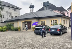 Photo - 5bdrm Bungalow in Near  Yakubu Gowon, Rumuomasi for sale