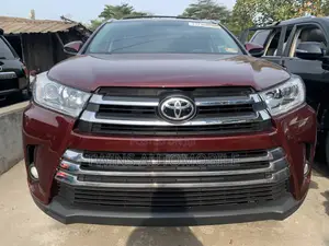 Toyota Highlander XLE 4dr SUV AWD (3.5L 6cyl 6A) 2015 Burgundy