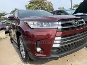 Toyota Highlander XLE 4dr SUV AWD (3.5L 6cyl 6A) 2015 Burgundy