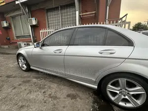 Mercedes-Benz C300 2010 Silver