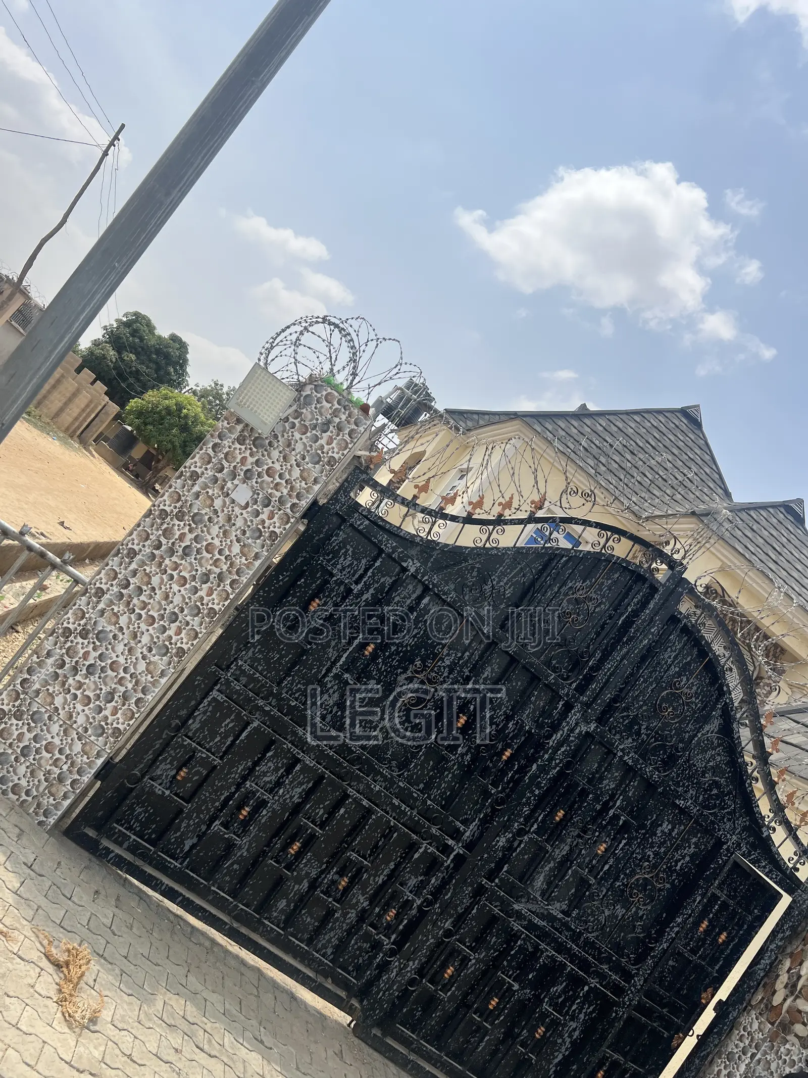 5bdrm Duplex in Minna for sale