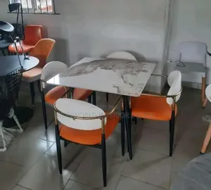 Executive Dinning Table With Four Chairs.