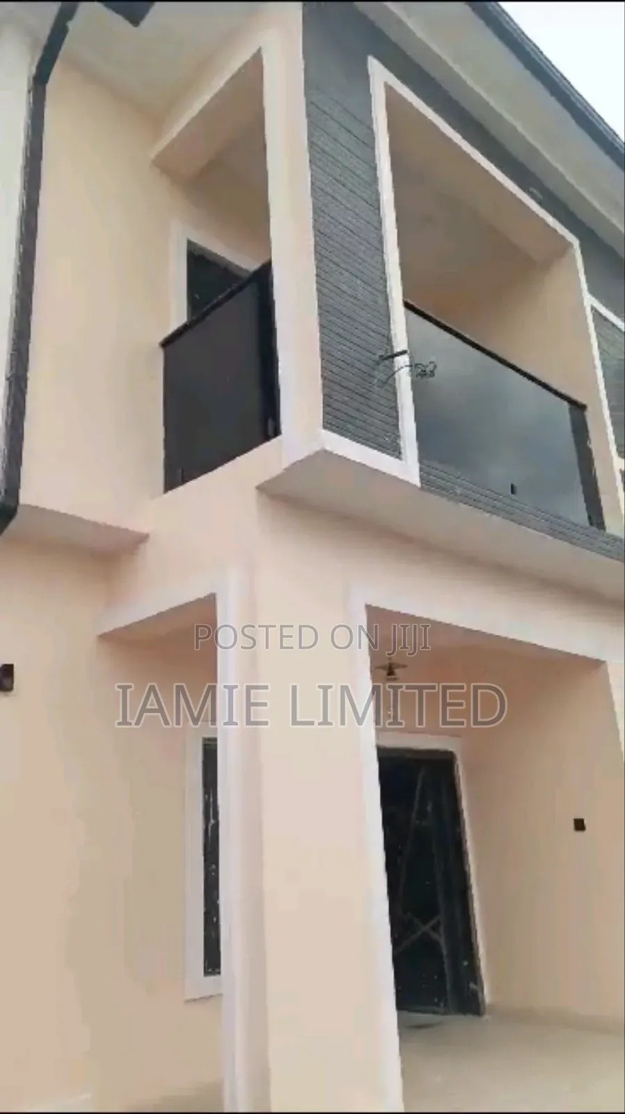 5bdrm Duplex in Army Estate, Warri for rent