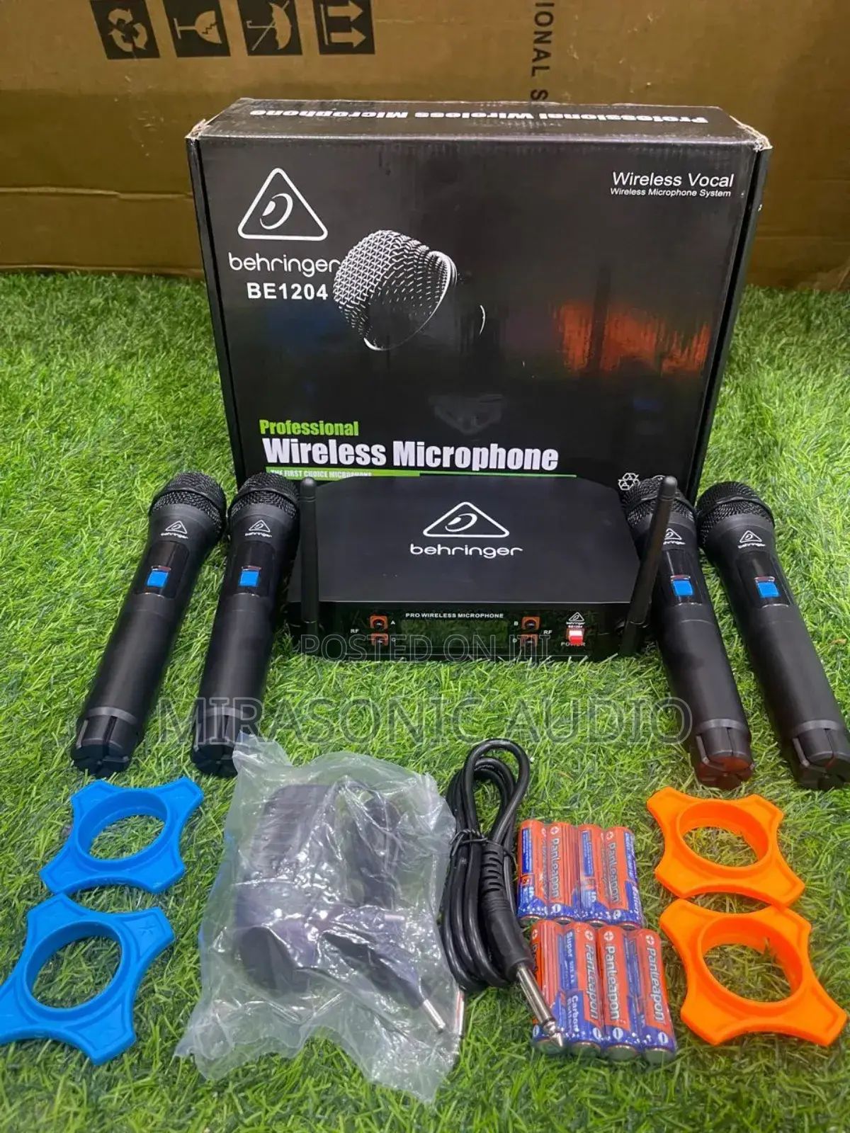 Behringer 4 In 1 Wireless Vocal Microphone