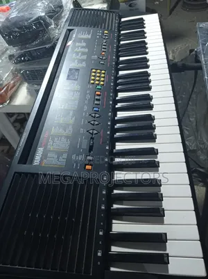 Yamaha Keyboard PSR -82