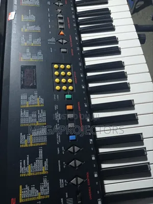 Yamaha Keyboard PSR -82