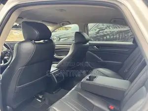 Honda Accord Sport 2.0T 2022 White