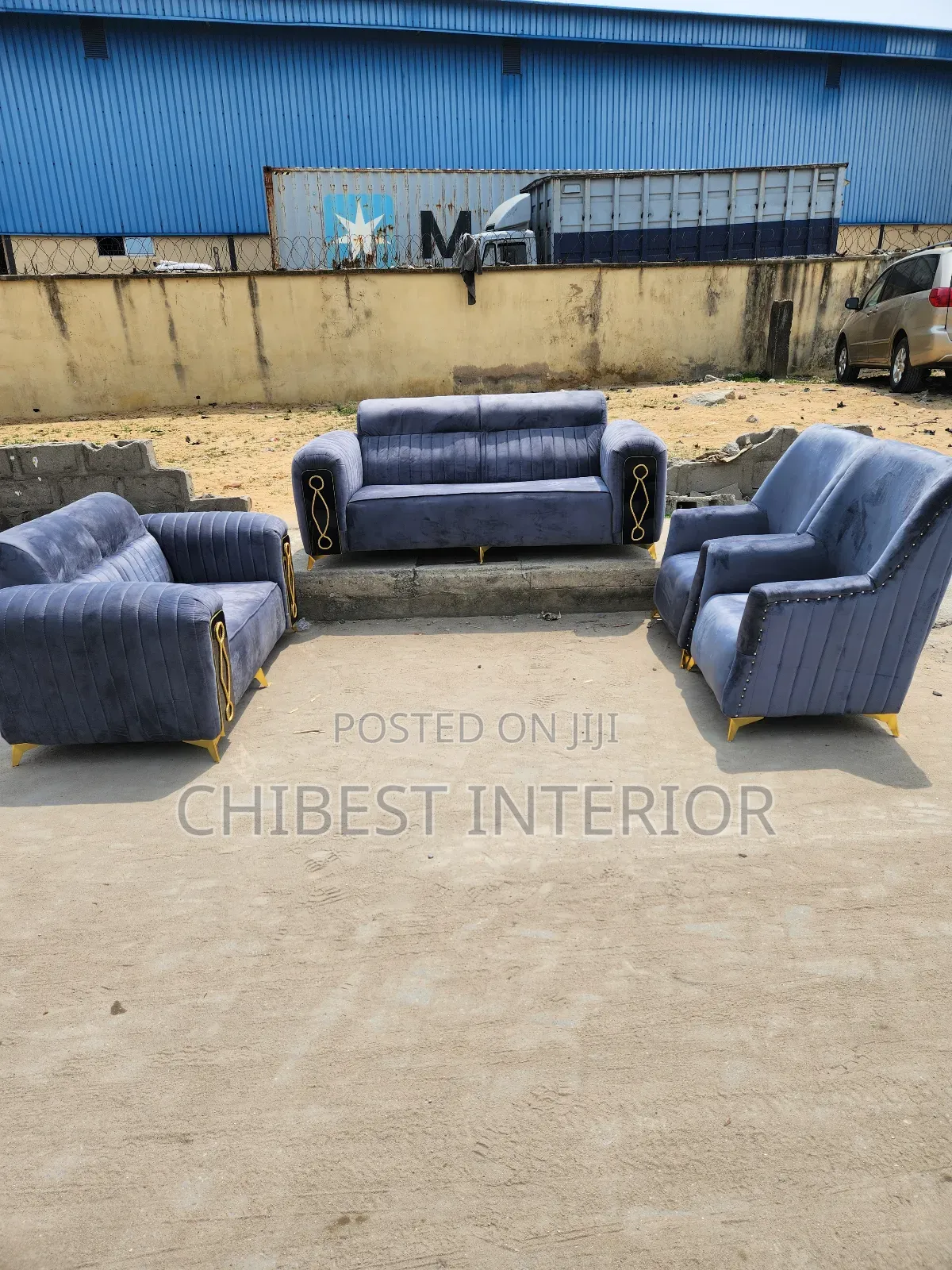 Luxury 7 Seaters Upholstery Padded Sofa