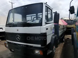 Mercedes Truck 814 16fit 7tonnes
