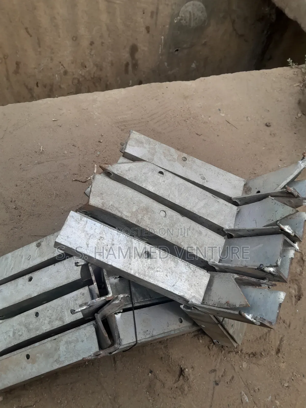 Original Gavalnized Angles Iron
