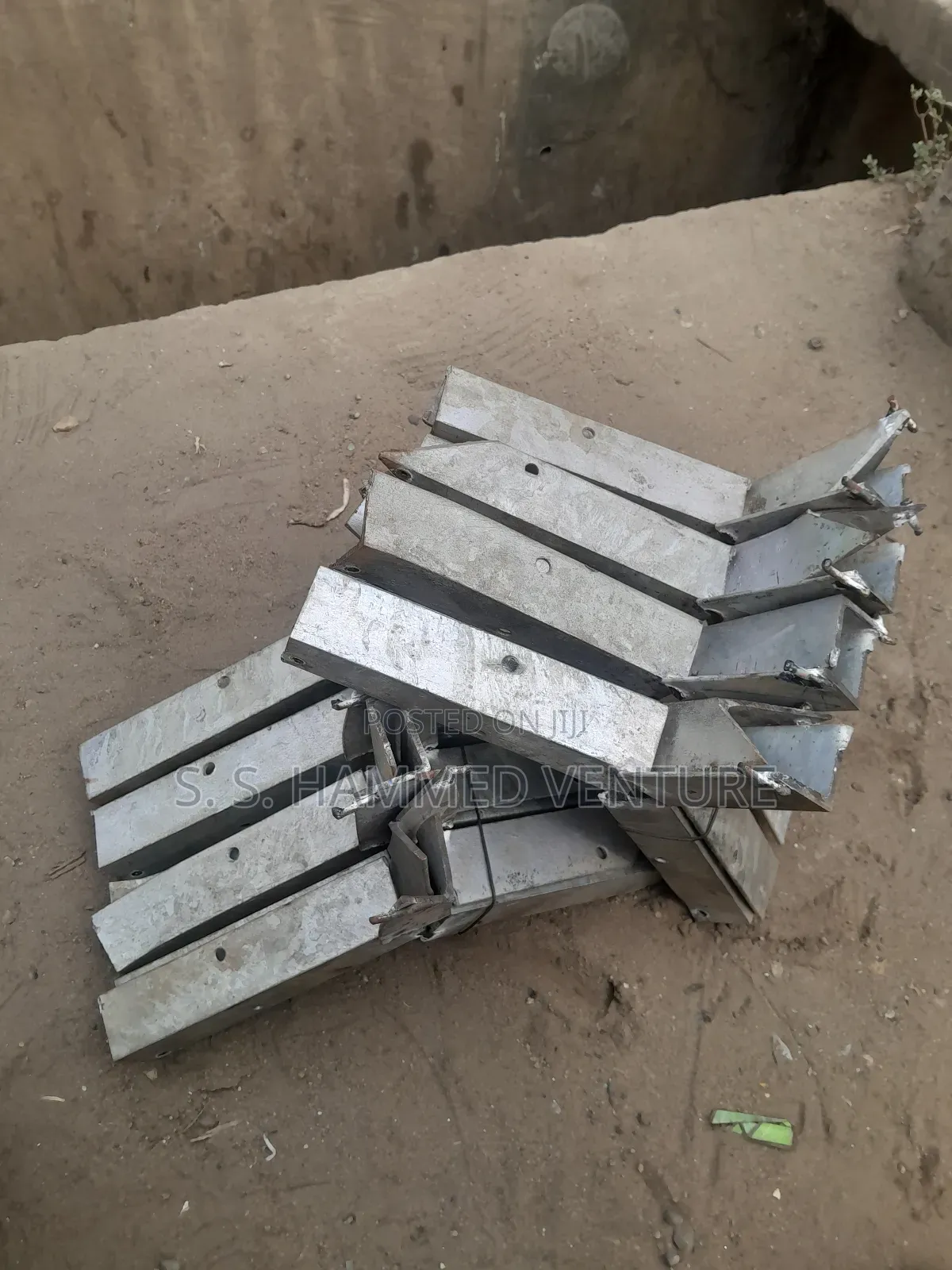 Original Gavalnized Angles Iron