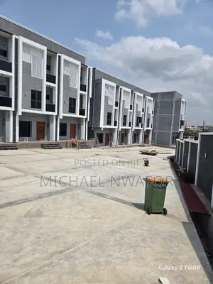 Photo - Furnished 4bdrm Duplex in Magodo G R A Phase 2 for sale