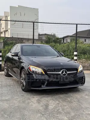 Photo - Mercedes-Benz C300 2020 Black