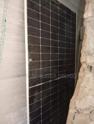 Complete 550 Watts Canadian Cells Solar Panel
