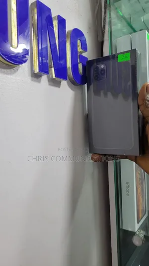 New Apple iPhone 11 Pro Max 256 GB Green